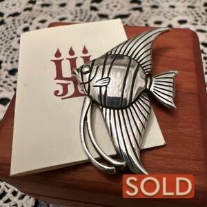 ❌SOLD❌James Avery ANGEL FISH STERLING SILVER  PENDANT / BROOCH. Neat Piece!